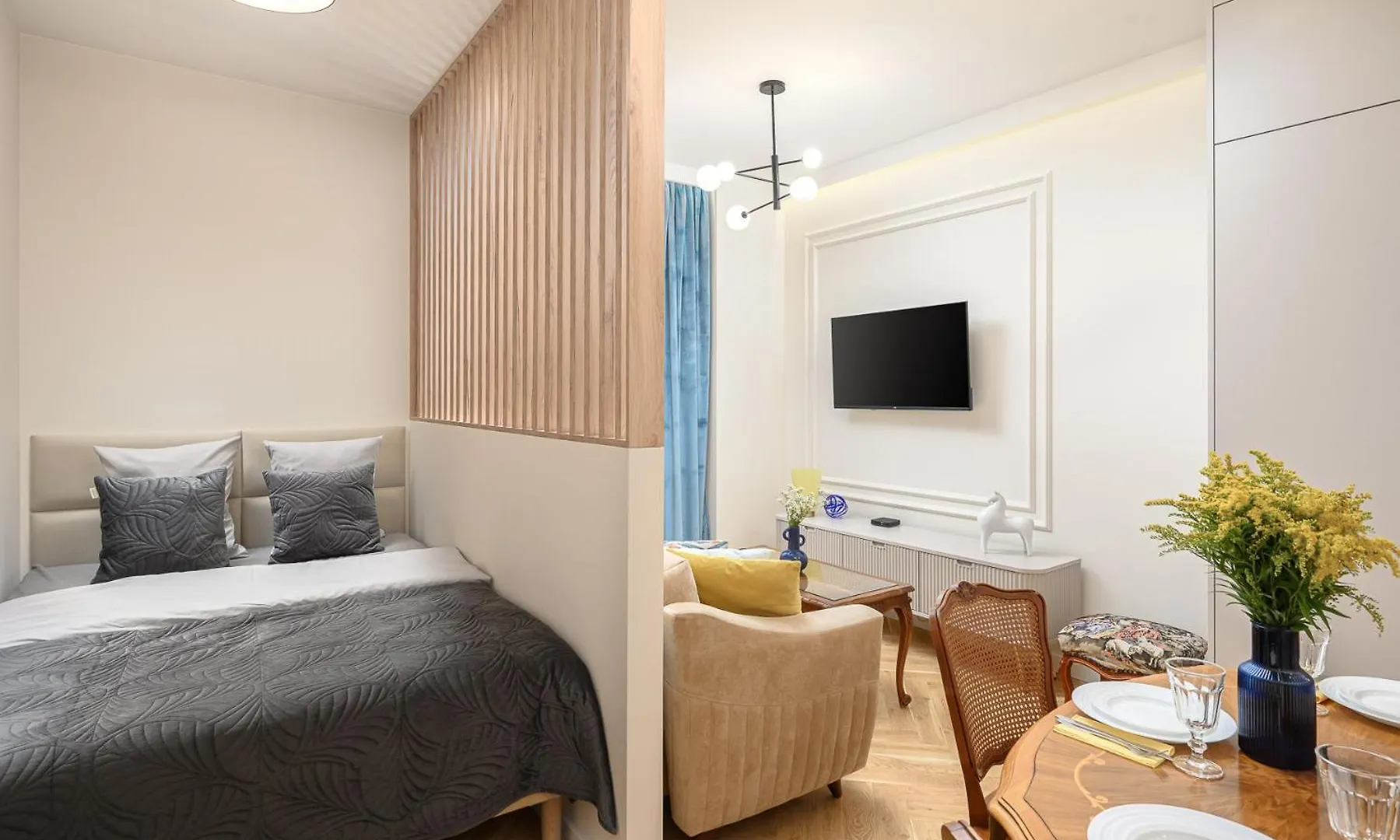 Quiet Apartment On The Main Square, 2 Bathrooms Wroclaw