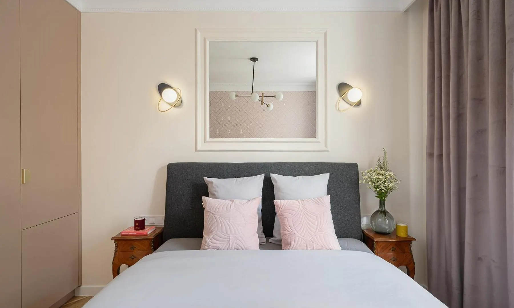 Quiet Apartment On The Main Square, 2 Bathrooms Wroclaw 0*,  Poland