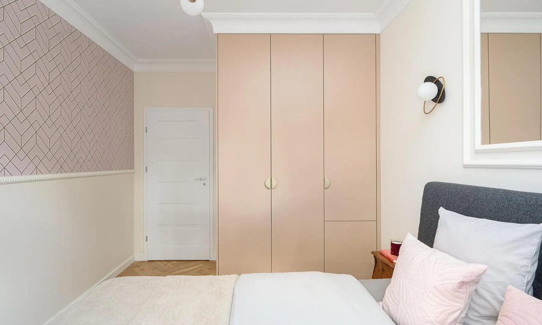 Quiet Apartment On The Main Square, 2 Bathrooms Wroclaw Poland