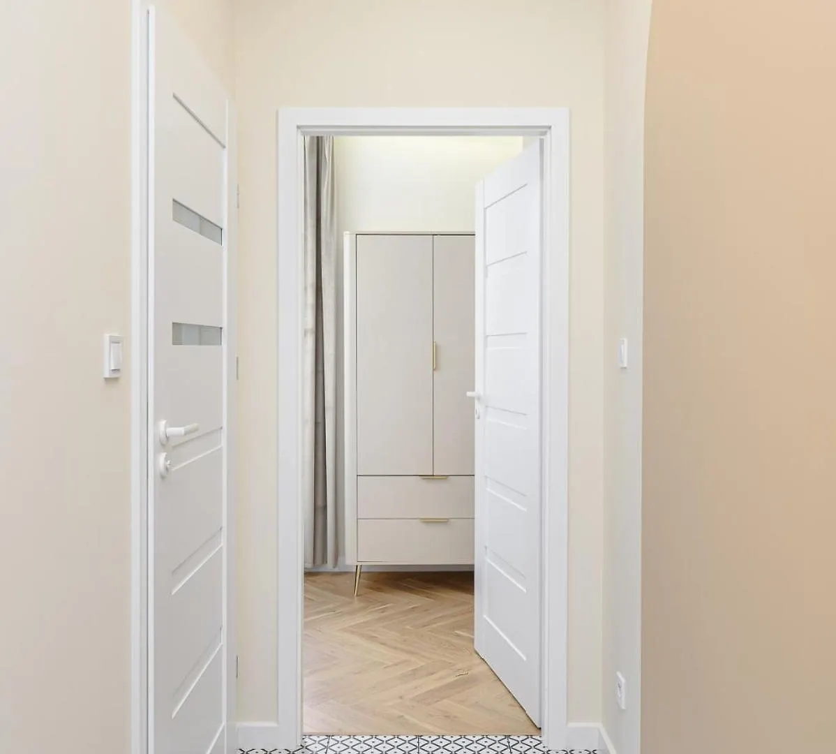 Quiet Apartment On The Main Square, 2 Bathrooms Wroclaw